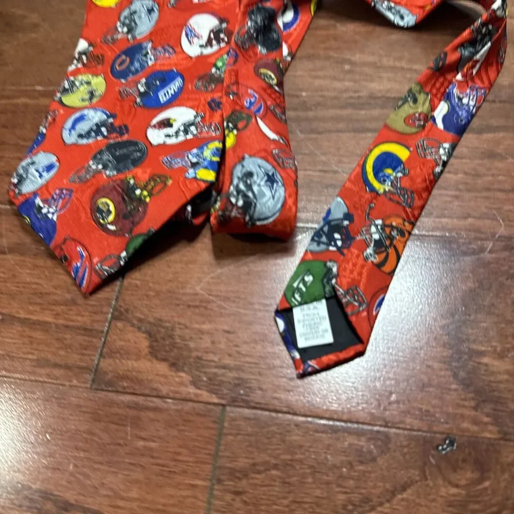NFL Team 56” Men’s Tie 100% Polyester Made In USA Football Vintage Helmet Theme